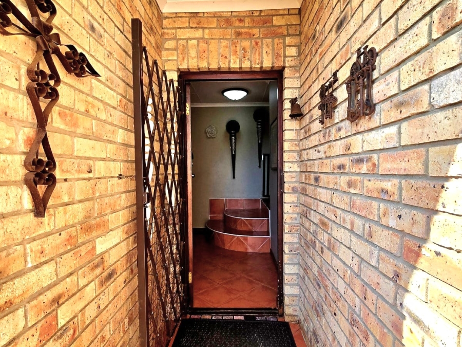 4 Bedroom Property for Sale in Paradise Beach Eastern Cape